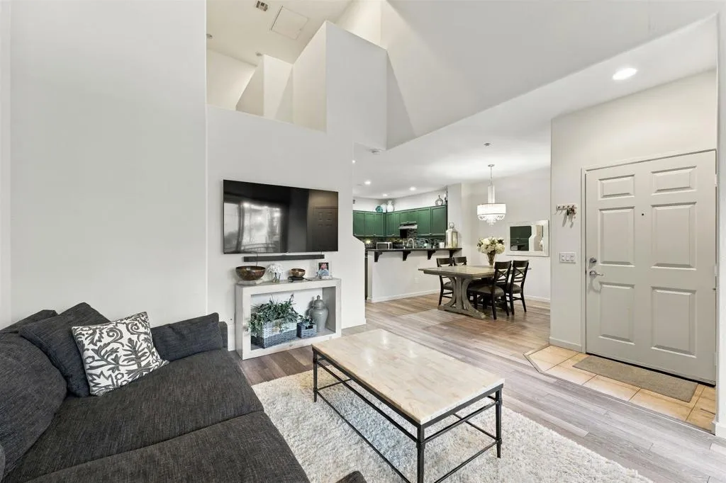5420 Zeil Place, San Diego, CA 92105 5420 Zeil Place, San Diego, CA 92105
