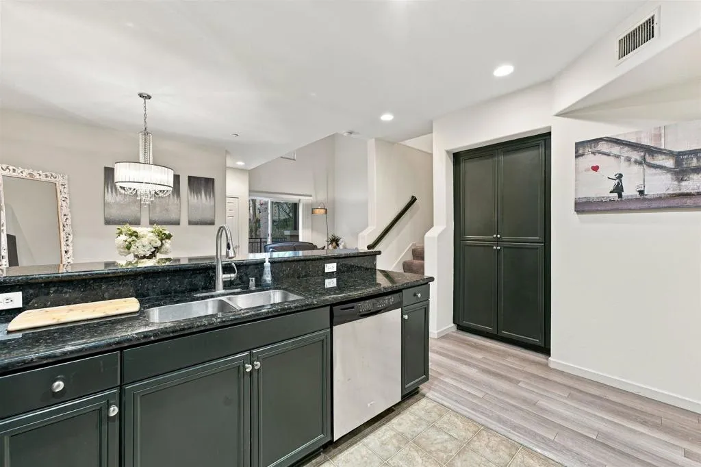 5420 Zeil Place, San Diego, CA 92105 5420 Zeil Place, San Diego, CA 92105