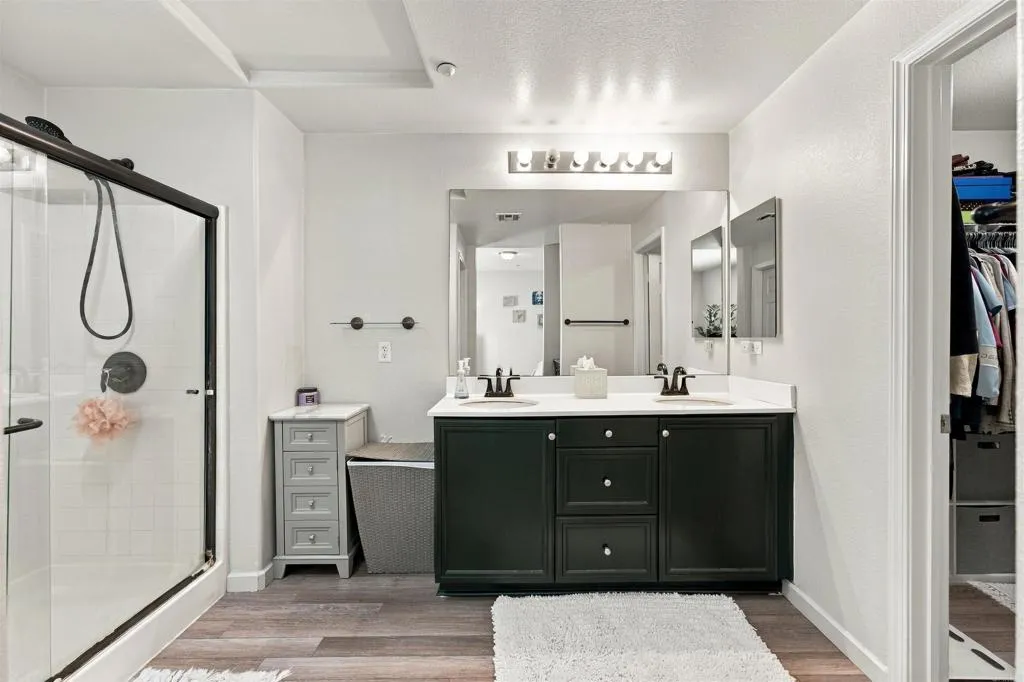 5420 Zeil Place, San Diego, CA 92105 5420 Zeil Place, San Diego, CA 92105