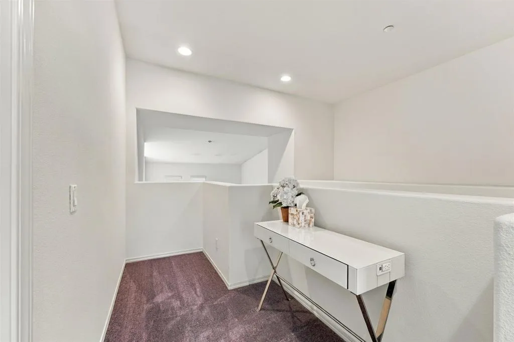 5420 Zeil Place, San Diego, CA 92105 5420 Zeil Place, San Diego, CA 92105