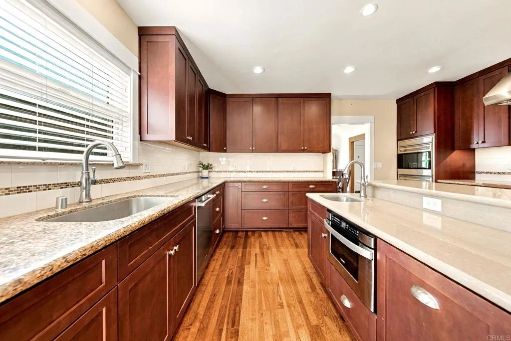 https://cdn.realtyfeed.com/cdn/127/307110446/55bc35acbc26008dfe5cd777a1cf1b71.webp