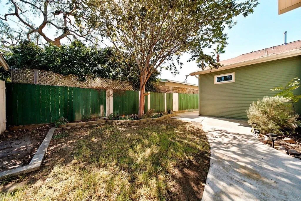 https://cdn.realtyfeed.com/cdn/127/307110446/63a0348e52fdddd496d70cdd0d42c7c1.webp