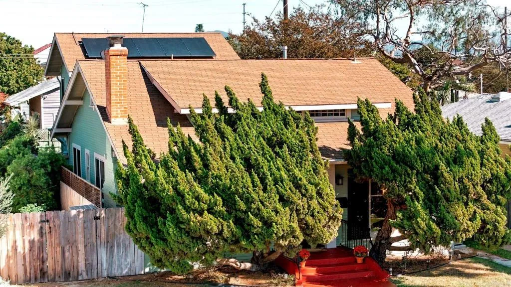 https://cdn.realtyfeed.com/cdn/127/307110446/6480ff24d7675e978aec54c77bc479a7.webp