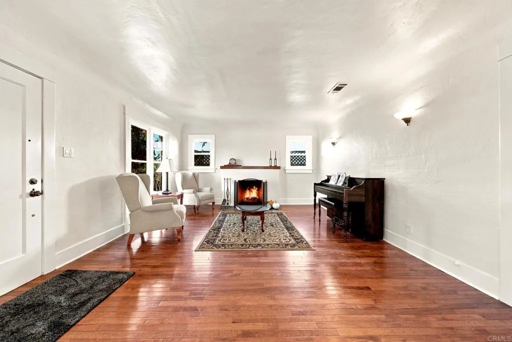 https://cdn.realtyfeed.com/cdn/127/307110446/67f62eb999cdda0758ea6a3e2ba14e65.webp