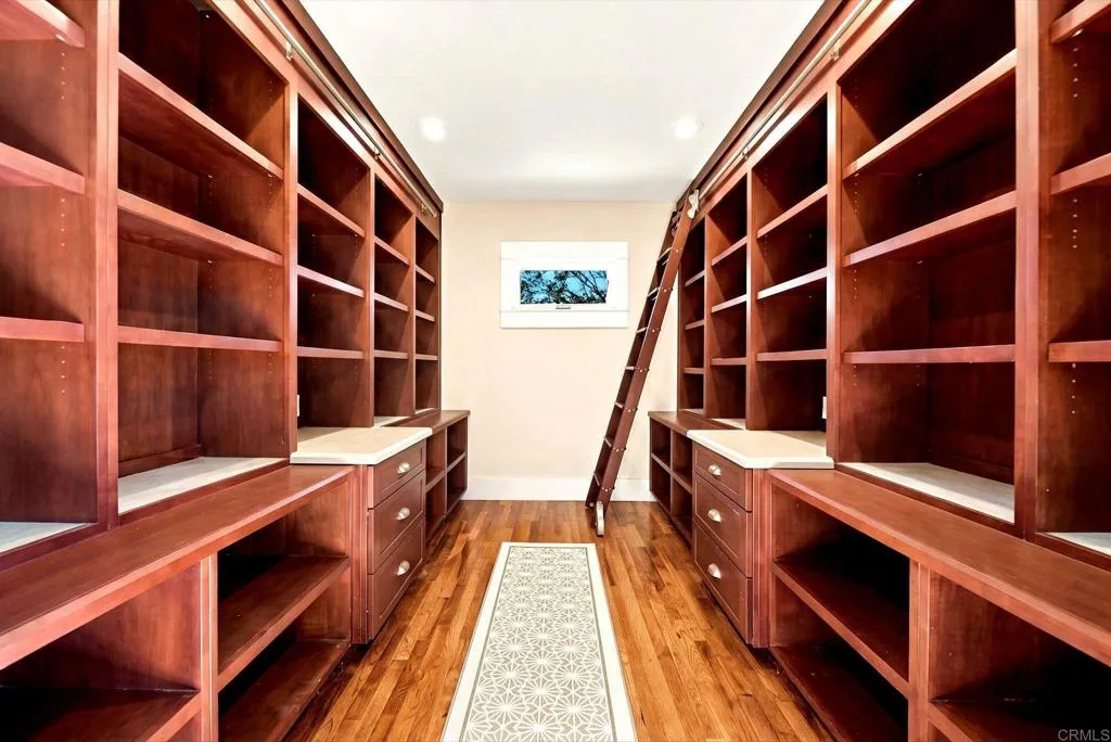 https://cdn.realtyfeed.com/cdn/127/307110446/b918eb5679f475fb9914a4a808f98b2a.webp