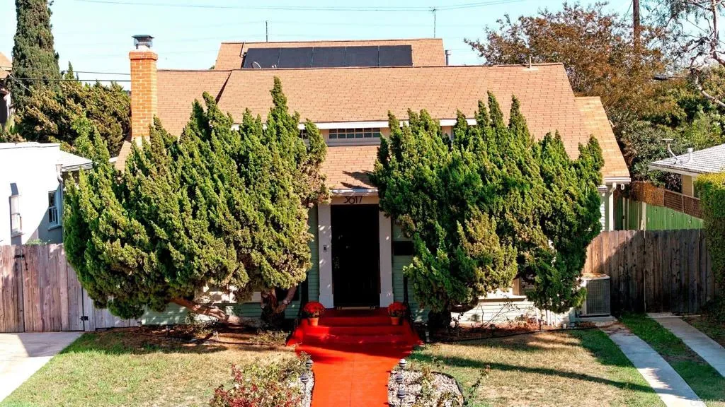 https://cdn.realtyfeed.com/cdn/127/307110446/faa6350bb763c76b6f1a5094d17336ee.webp
