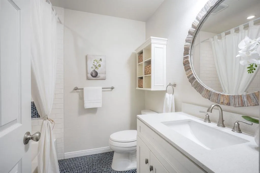 3706 Carmel View Road, San Diego, CA 92130 3706 Carmel View Road, San Diego, CA 92130