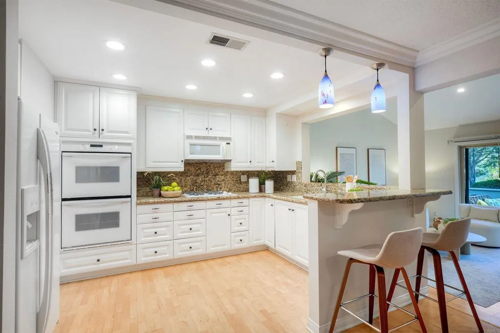 3706 Carmel View Road, San Diego, CA 92130 3706 Carmel View Road, San Diego, CA 92130