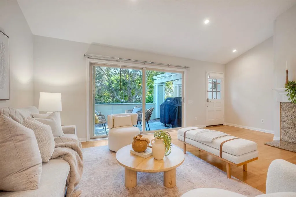 3706 Carmel View Road, San Diego, CA 92130 3706 Carmel View Road, San Diego, CA 92130