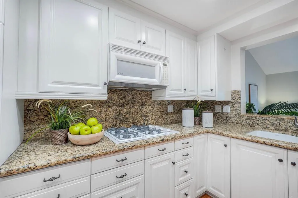 3706 Carmel View Road, San Diego, CA 92130 3706 Carmel View Road, San Diego, CA 92130