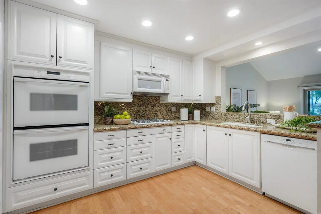 3706 Carmel View Road, San Diego, CA 92130 3706 Carmel View Road, San Diego, CA 92130