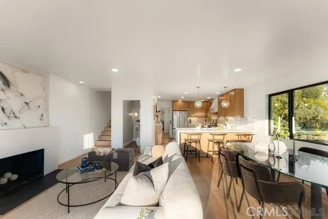 https://cdn.realtyfeed.com/cdn/127/307110506/c84e0b5bc4a606e5c5faaf58d928538f.webp