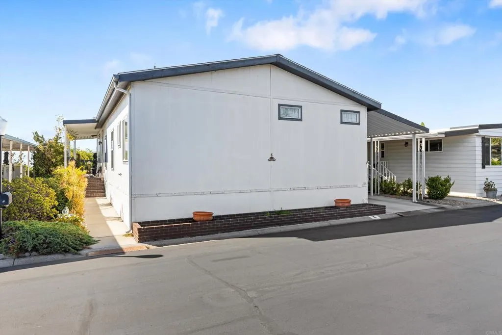 3535 Linda Vista, #6, San Marcos, CA 92078 3535 Linda Vista, #6, San Marcos, CA 92078