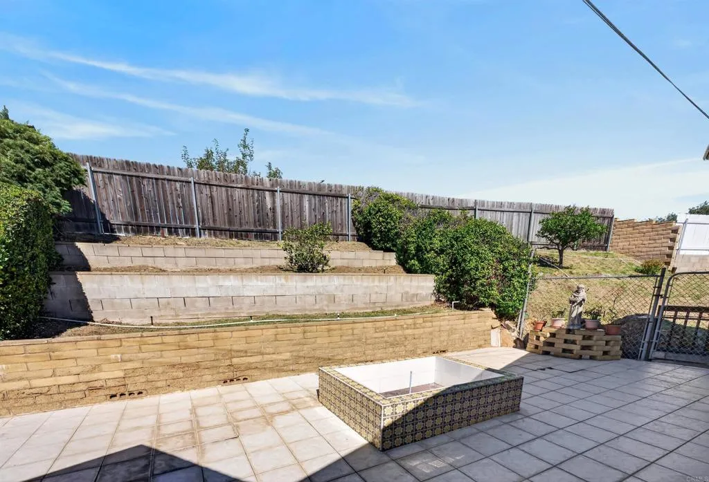 821 Angelo Drive, National City, CA 91950 821 Angelo Drive, National City, CA 91950