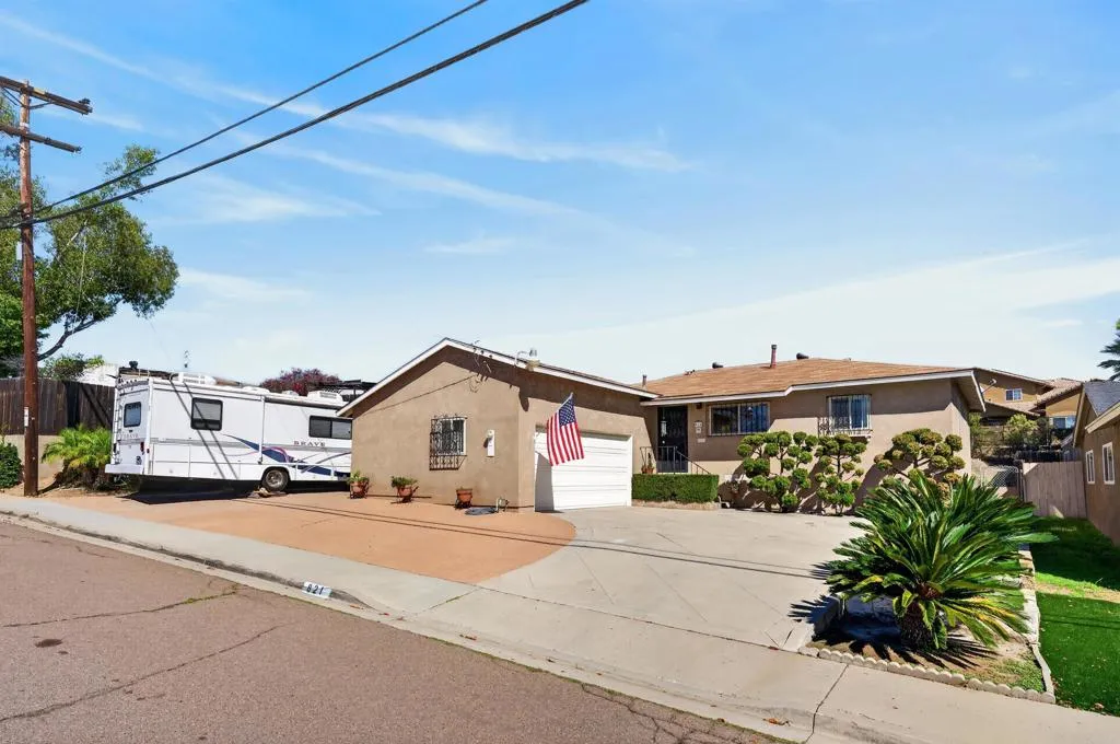 821 Angelo Drive, National City, CA 91950 821 Angelo Drive, National City, CA 91950