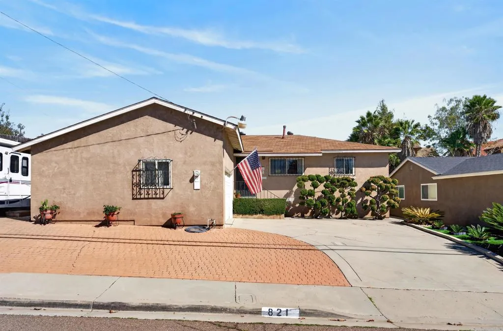 821 Angelo Drive, National City, CA 91950 821 Angelo Drive, National City, CA 91950