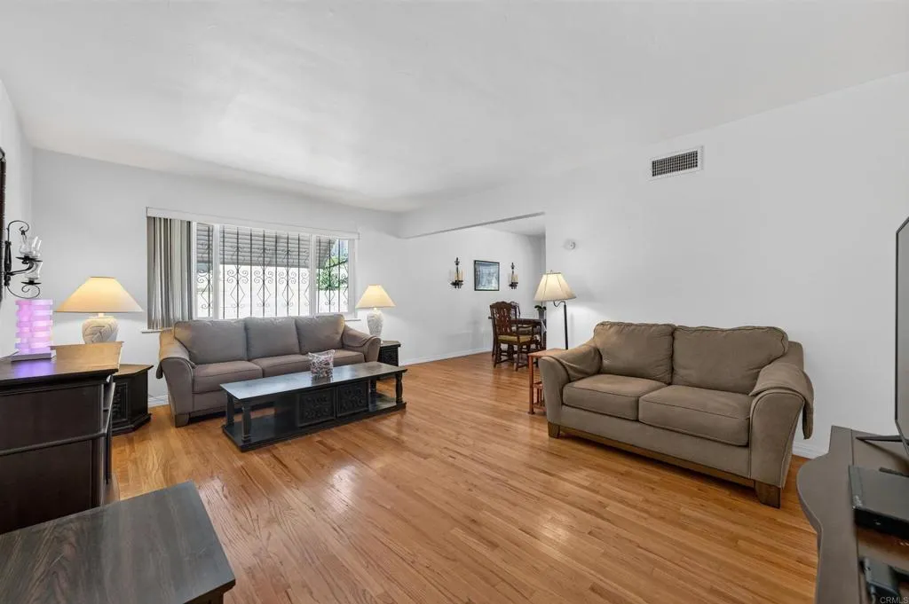 821 Angelo Drive, National City, CA 91950 821 Angelo Drive, National City, CA 91950