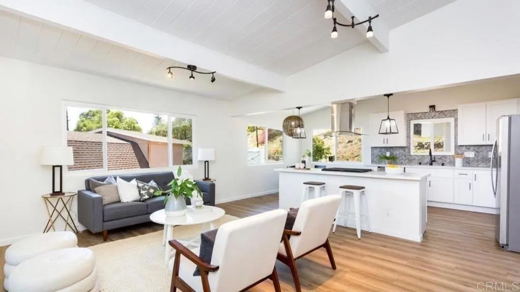 3387 Central Avenue, Spring Valley, CA 91977 3387 Central Avenue, Spring Valley, CA 91977