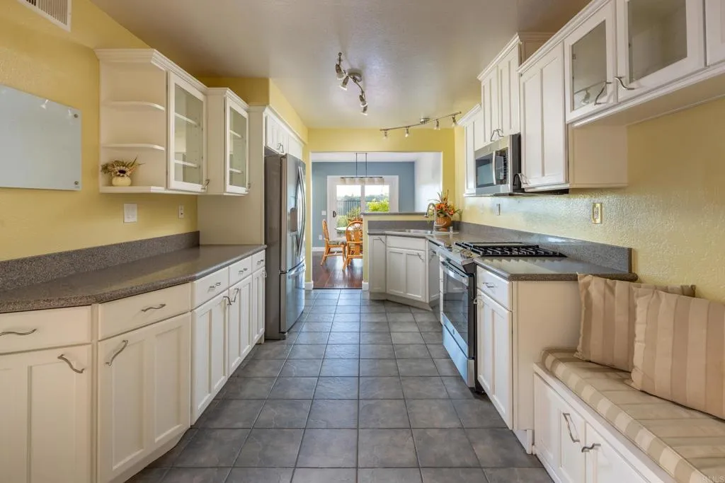 713 Concerto Glen, Escondido, CA 92025 713 Concerto Glen, Escondido, CA 92025