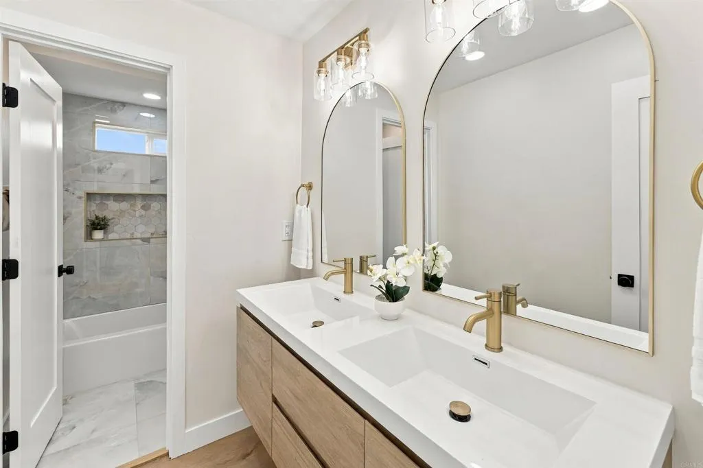 6521 Goodwin Street, San Diego, CA 92111 6521 Goodwin Street, San Diego, CA 92111