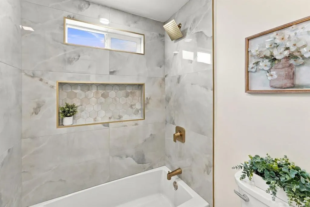 6521 Goodwin Street, San Diego, CA 92111 6521 Goodwin Street, San Diego, CA 92111