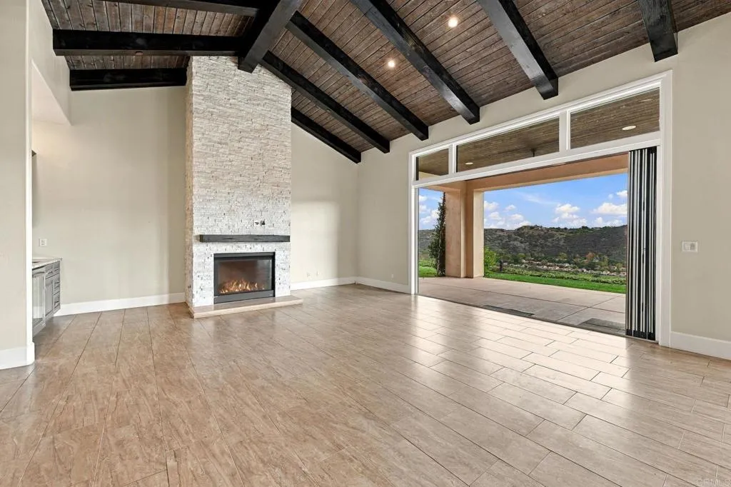 2260 Panoramic Way, Vista, CA 92084 2260 Panoramic Way, Vista, CA 92084