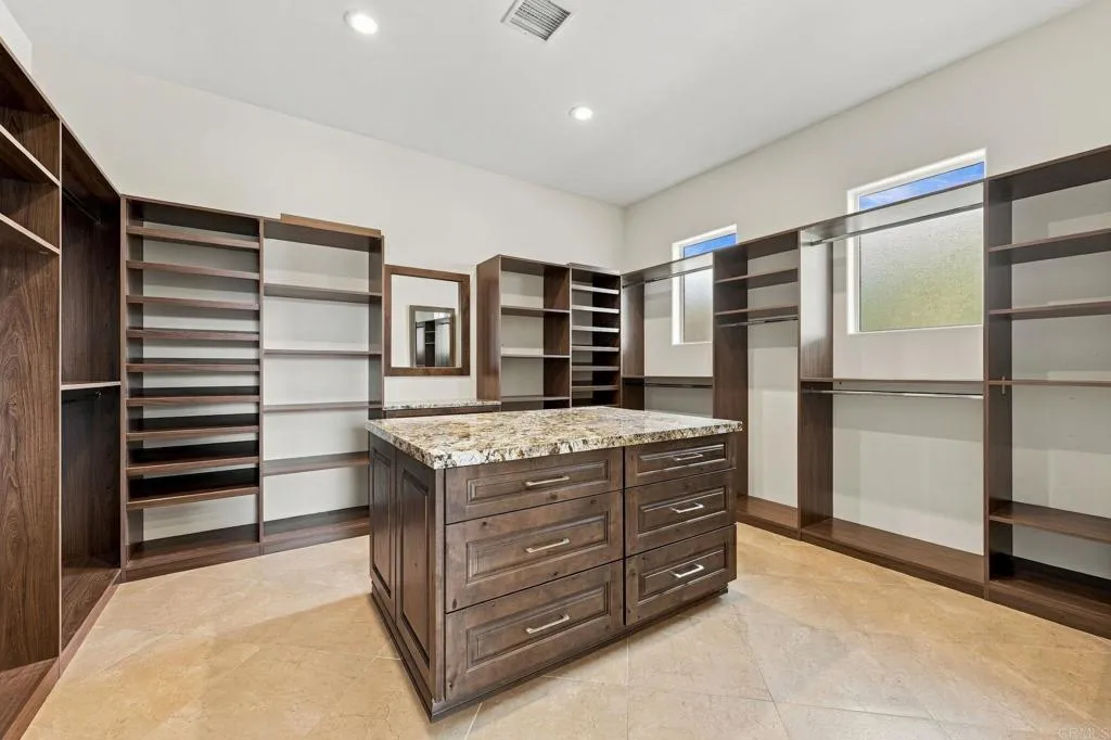 2260 Panoramic Way, Vista, CA 92084 2260 Panoramic Way, Vista, CA 92084