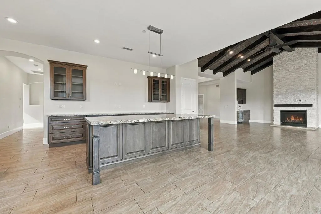 2260 Panoramic Way, Vista, CA 92084 2260 Panoramic Way, Vista, CA 92084
