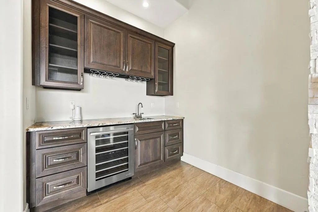 2260 Panoramic Way, Vista, CA 92084 2260 Panoramic Way, Vista, CA 92084
