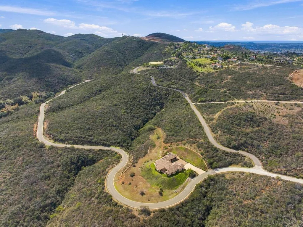 2260 Panoramic Way, Vista, CA 92084 2260 Panoramic Way, Vista, CA 92084