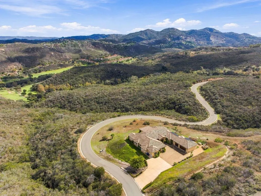 2260 Panoramic Way, Vista, CA 92084 2260 Panoramic Way, Vista, CA 92084
