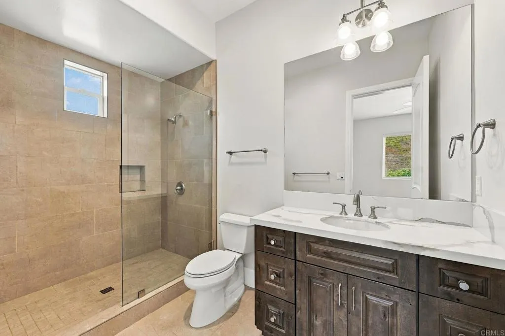 2260 Panoramic Way, Vista, CA 92084 2260 Panoramic Way, Vista, CA 92084