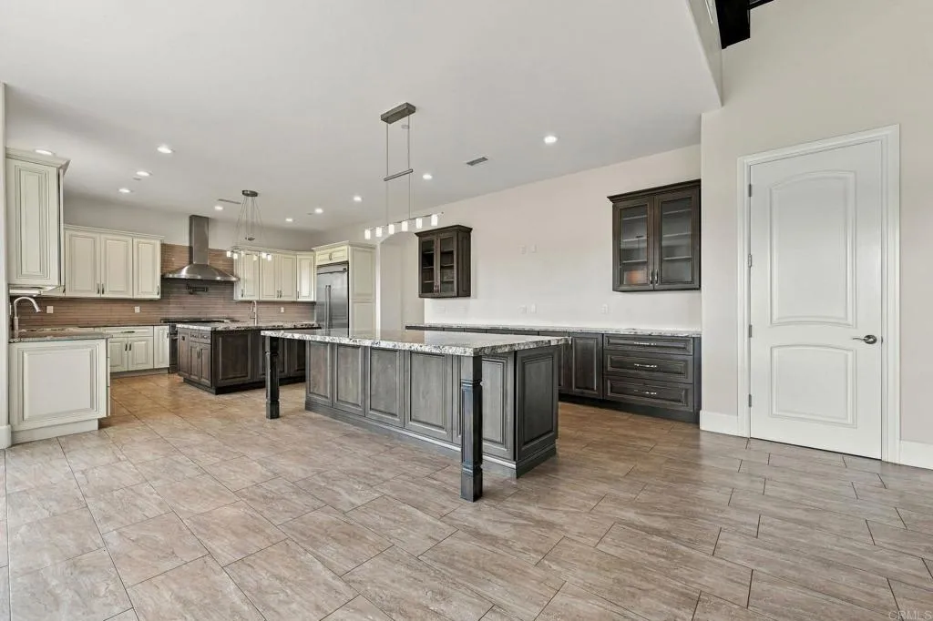 2260 Panoramic Way, Vista, CA 92084 2260 Panoramic Way, Vista, CA 92084