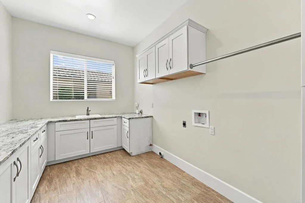 2260 Panoramic Way, Vista, CA 92084 2260 Panoramic Way, Vista, CA 92084