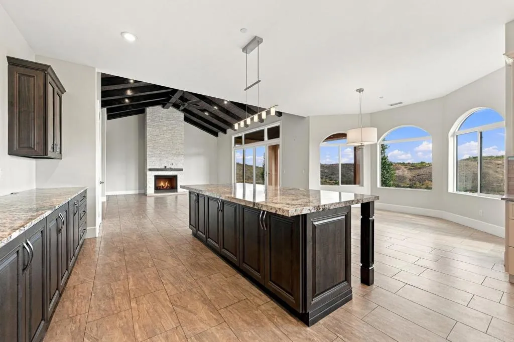 2260 Panoramic Way, Vista, CA 92084