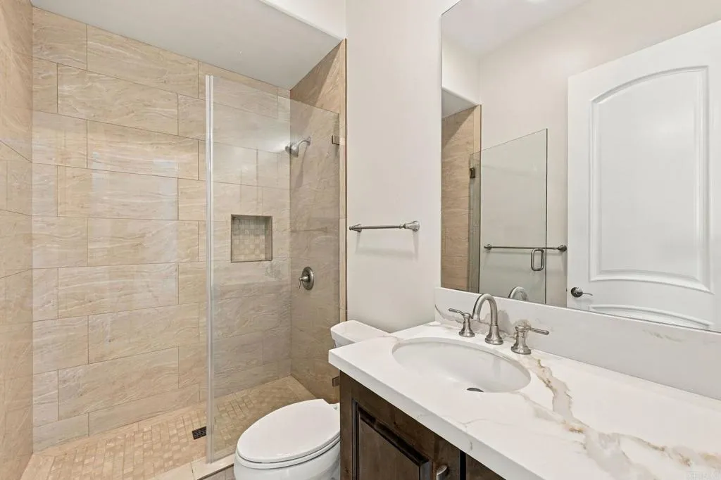 2260 Panoramic Way, Vista, CA 92084 2260 Panoramic Way, Vista, CA 92084