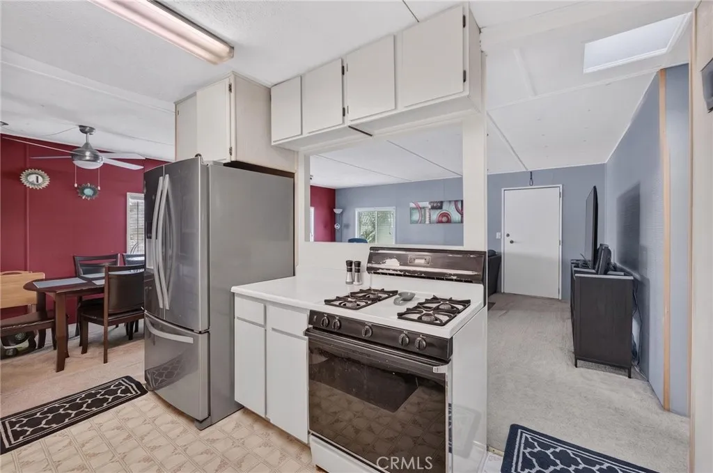https://cdn.realtyfeed.com/cdn/127/307110787/2ad25165e795b46830cff04bd570cc09.webp
