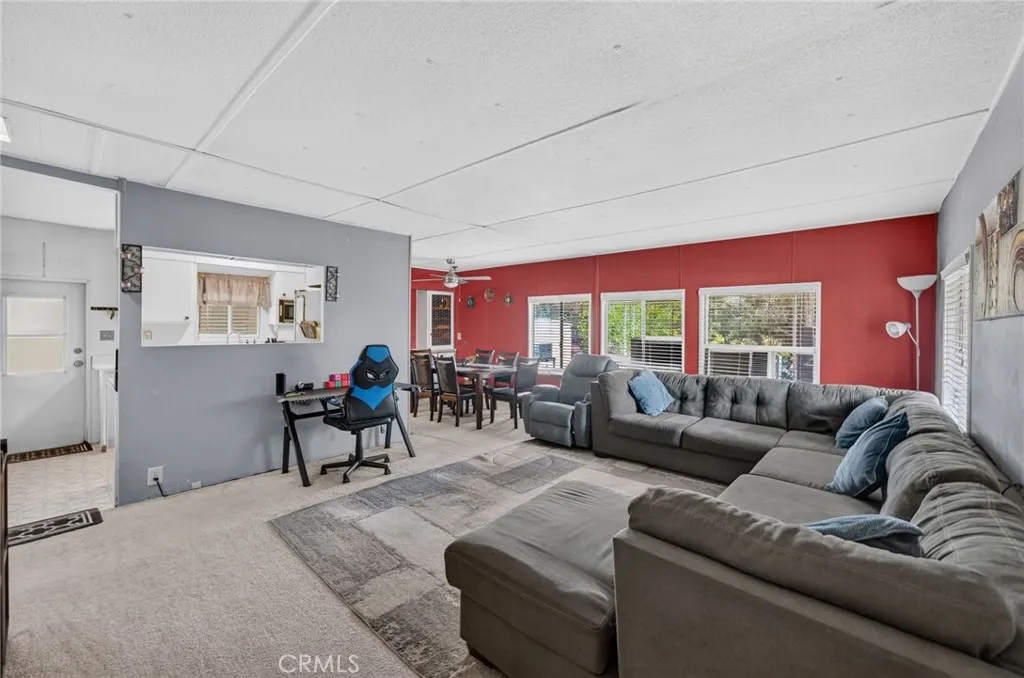 https://cdn.realtyfeed.com/cdn/127/307110787/36325ed385e501f71aa61a9ae25b916c.webp