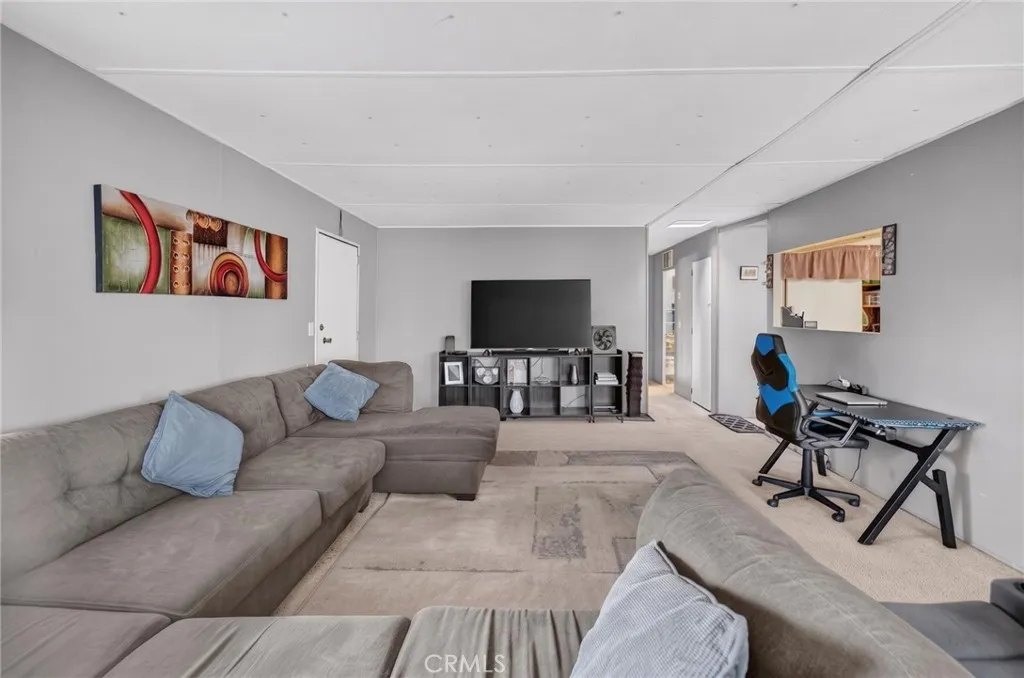 https://cdn.realtyfeed.com/cdn/127/307110787/b7fd0d949d63d13d7c4886727e44ca9e.webp