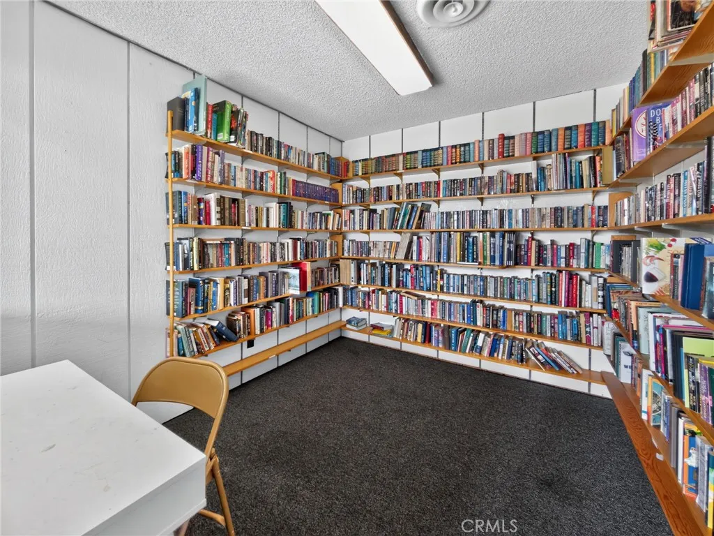https://cdn.realtyfeed.com/cdn/127/307110787/fa5d8943850e9f09ee77216fedd3ca82.webp