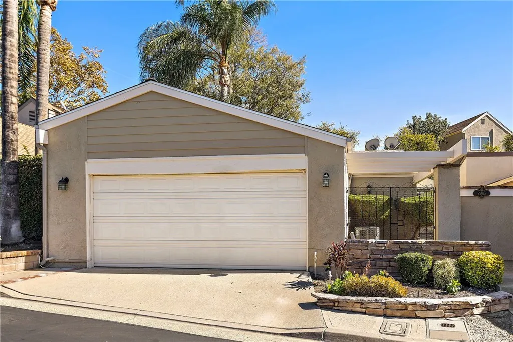 Fullerton, CA 92835