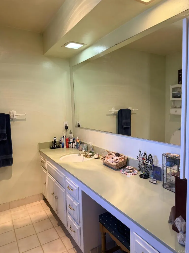 2016 Avenida Del Diablo, Escondido, CA 92029 2016 Avenida Del Diablo, Escondido, CA 92029