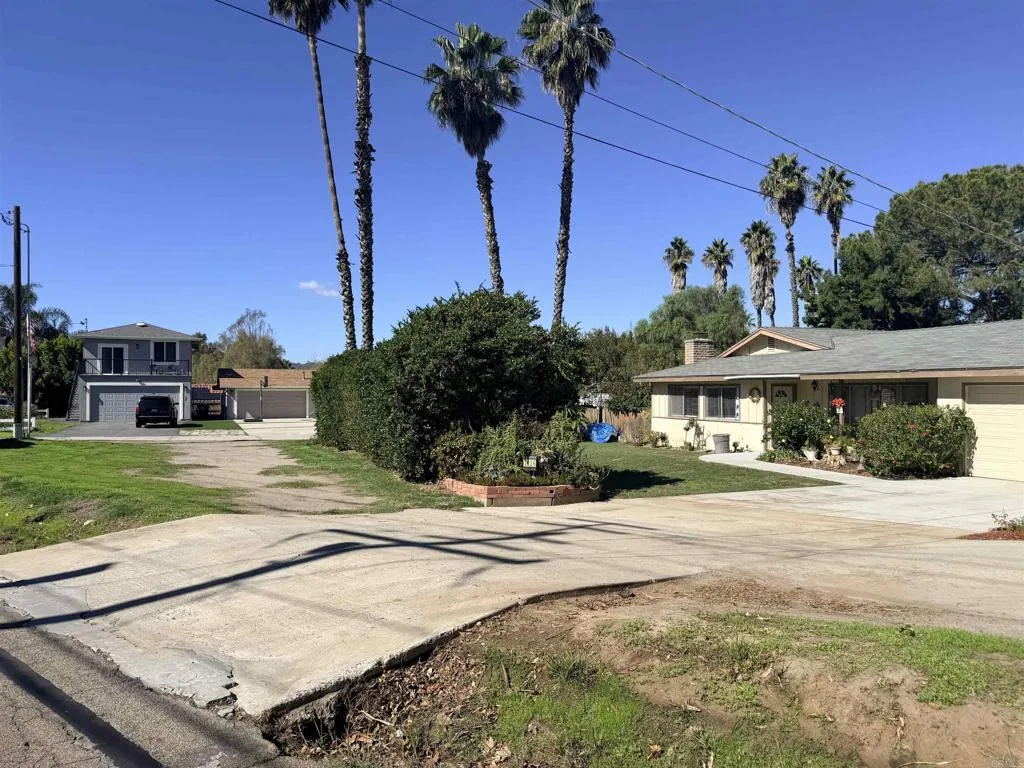 2016 Avenida Del Diablo, Escondido, CA 92029 2016 Avenida Del Diablo, Escondido, CA 92029
