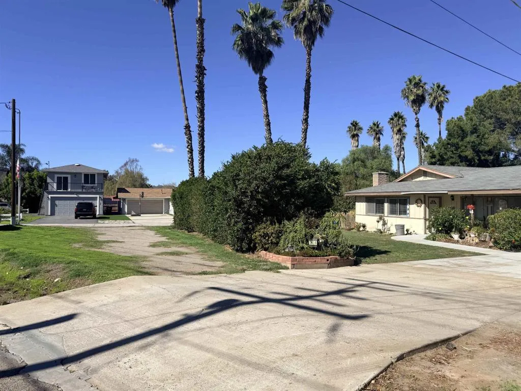 2016 Avenida Del Diablo, Escondido, CA 92029 2016 Avenida Del Diablo, Escondido, CA 92029