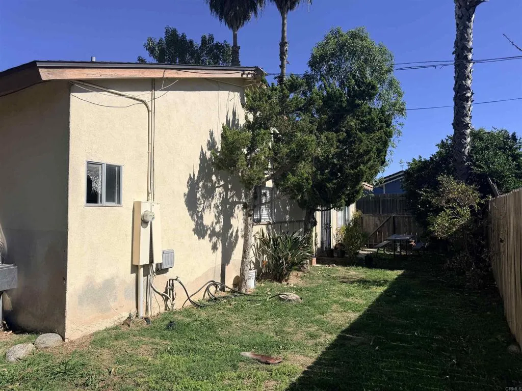 2016 Avenida Del Diablo, Escondido, CA 92029 2016 Avenida Del Diablo, Escondido, CA 92029