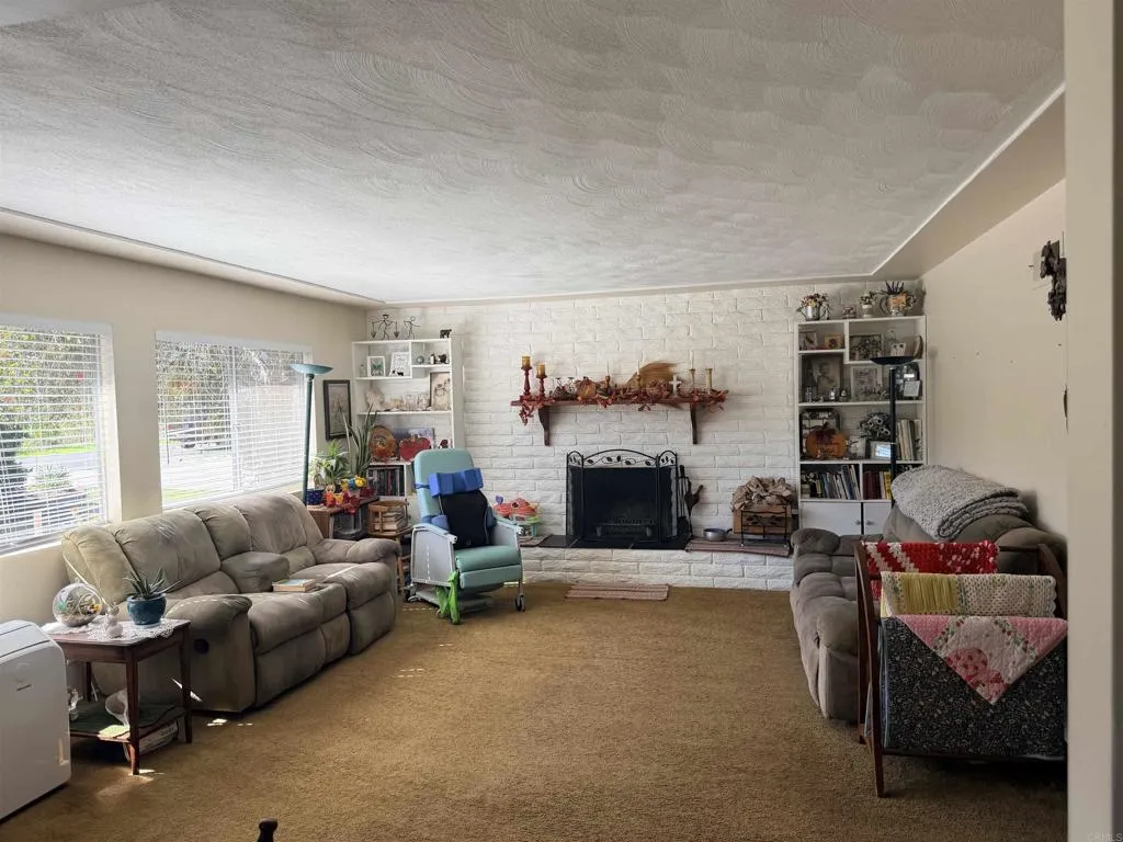 2016 Avenida Del Diablo, Escondido, CA 92029 2016 Avenida Del Diablo, Escondido, CA 92029