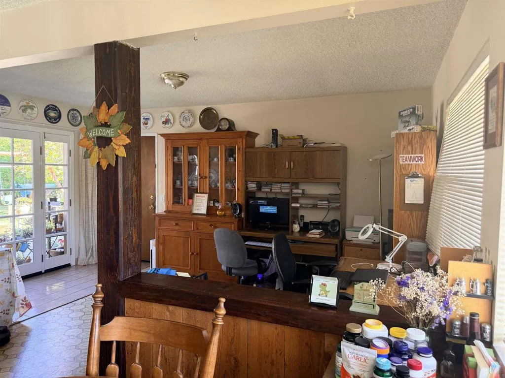 2016 Avenida Del Diablo, Escondido, CA 92029 2016 Avenida Del Diablo, Escondido, CA 92029