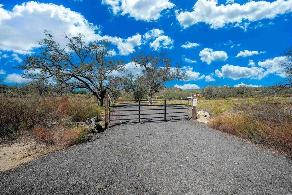 25928 E Old Juian Highway, Ramona, CA 92065 25928 E Old Juian Highway, Ramona, CA 92065