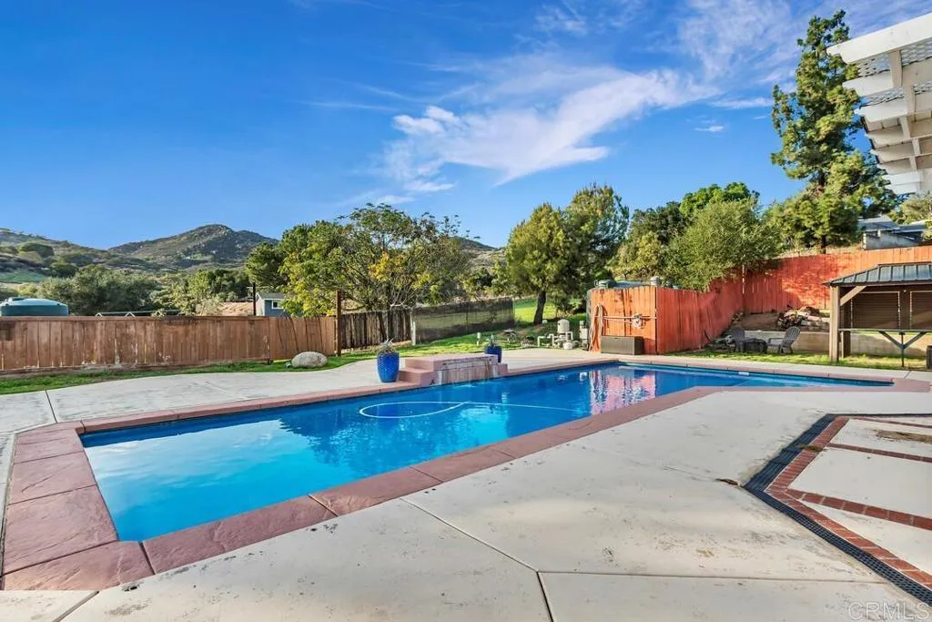 1394 Willson Road, El Cajon, CA 92021 1394 Willson Road, El Cajon, CA 92021