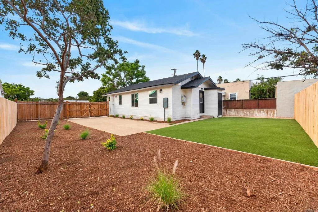3587 Marlborough Avenue, San Diego, CA 92105 3587 Marlborough Avenue, San Diego, CA 92105